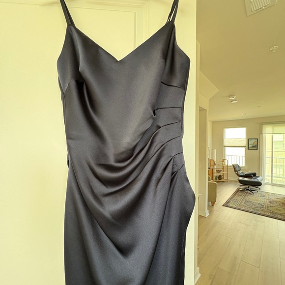 Navy blue Aqua Formal gown, size 4, floor length, perfect condition - Picture 4 of 7